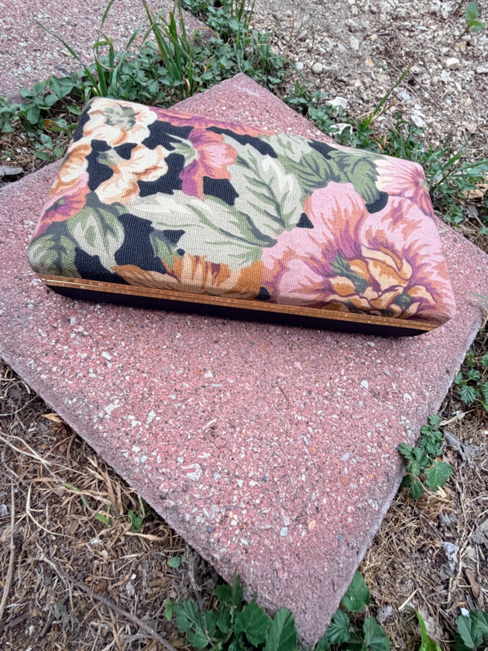 Vintage Floral Jewelry Box in Cream and Pink‎